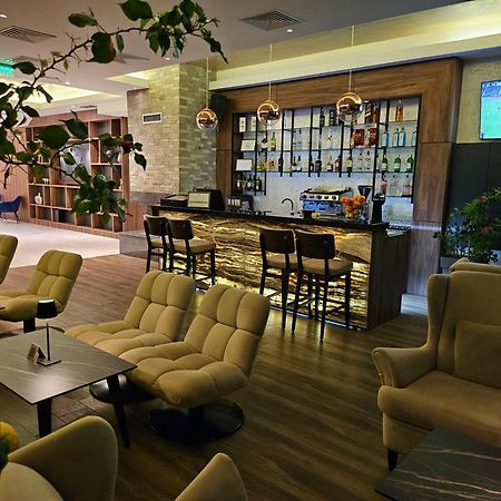 Glorius Hotel ヴェレス エクステリア 写真
