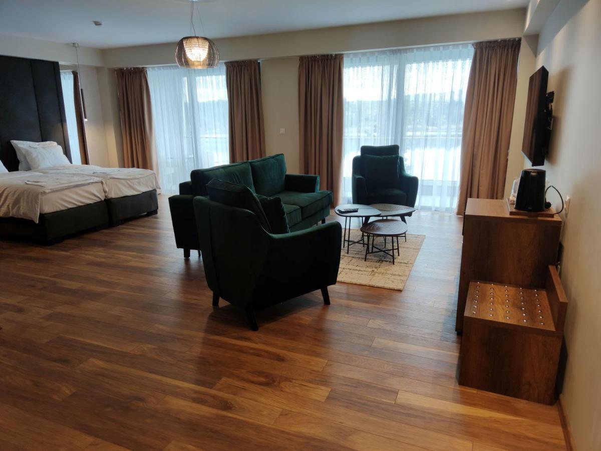Glorius Hotel ヴェレス エクステリア 写真
